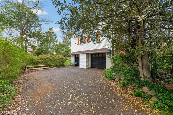 7 Squire Ln, Wayne Twp., NJ 07470