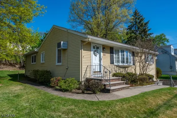 60 Sutton Ave, Totowa Boro, NJ 07512