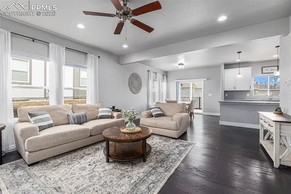 5325 Sky Top LN, Colorado Springs, CO 80918