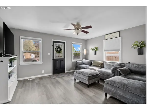 345 W WOOD AVE, Stanfield, OR 97875