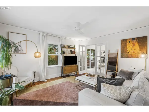 11020 N MOORE AVE, Portland, OR 97217