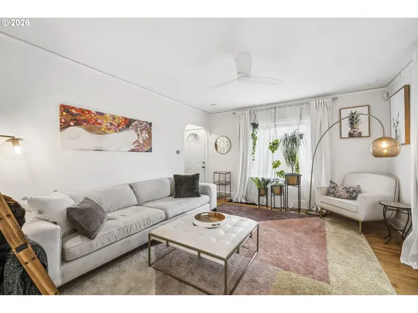 11020 N MOORE AVE, Portland, OR 97217