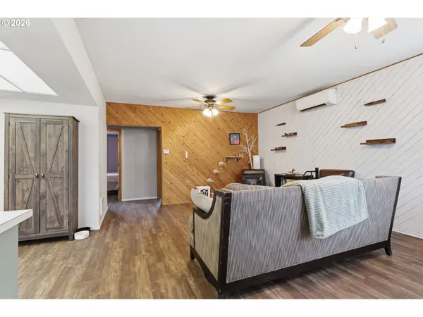 2212 23RD AVE, Forest Grove, OR 97116