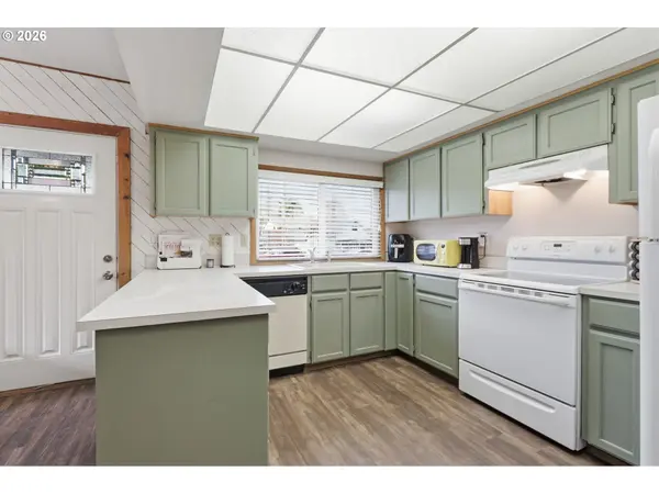 2212 23RD AVE, Forest Grove, OR 97116