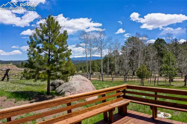 437 Langnis RD, Guffey, CO 80820