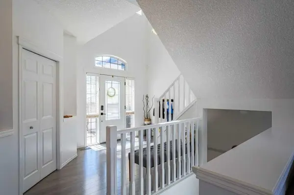 322 Rockyspring CIR NW, Calgary, AB T3G 6A2