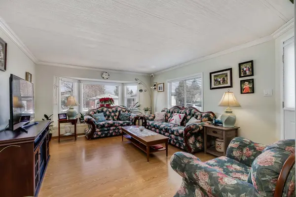 240 Big Hill CIR SE, Airdrie, AB T4A 1P8