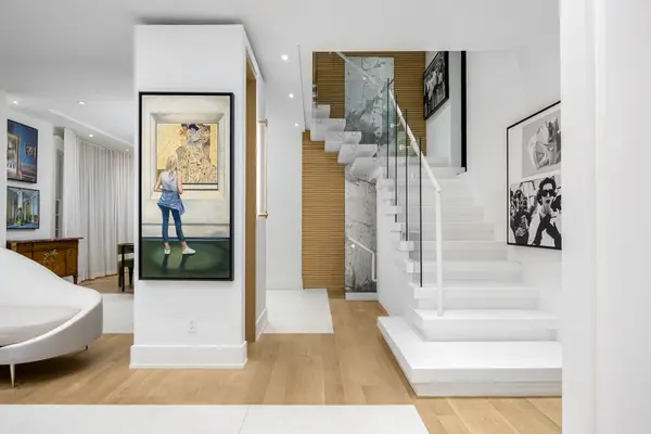 131 Balmoral AVE, Toronto C02, ON M4V 1J5