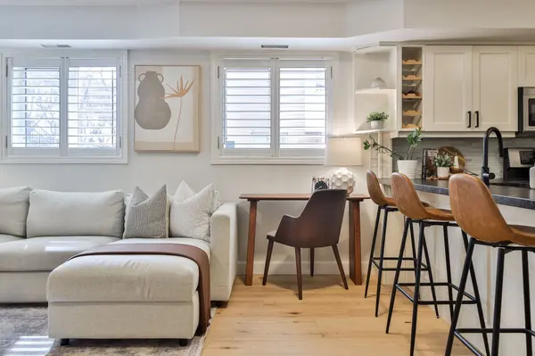 208 Niagara ST #59, Toronto C01, ON M6J 3W5