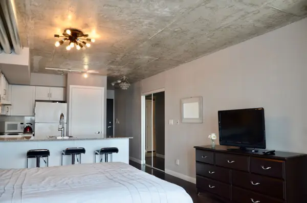 210 Victoria ST #3302, Toronto C08, ON M5B 2R3