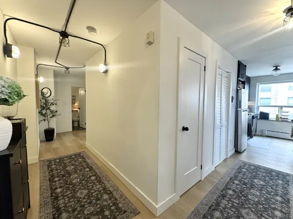 420 Eglinton AVE E #102, Toronto C10, ON M4P 1L8