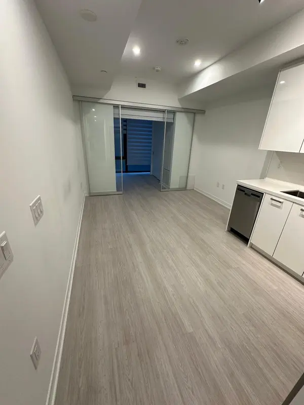 195 McCaul ST #414, Toronto C01, ON M5T 0E5