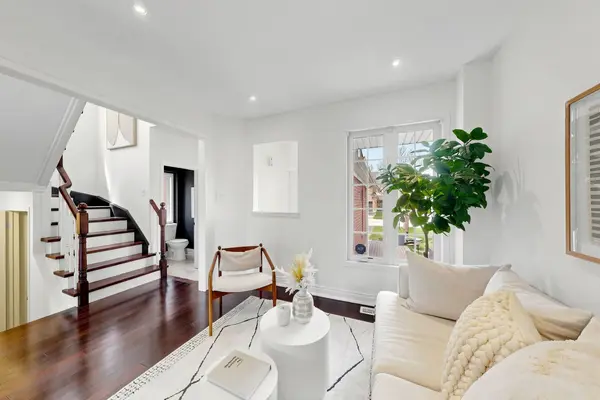 50 Shenandoah DR, Whitby, ON L1P 1T3