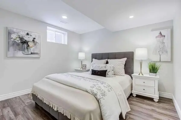 21 Corduroy RD, Markham, ON L6C 0N7