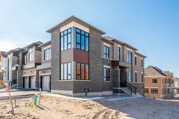 2 Wild Ginger LN, Springwater, ON L9X 2C9