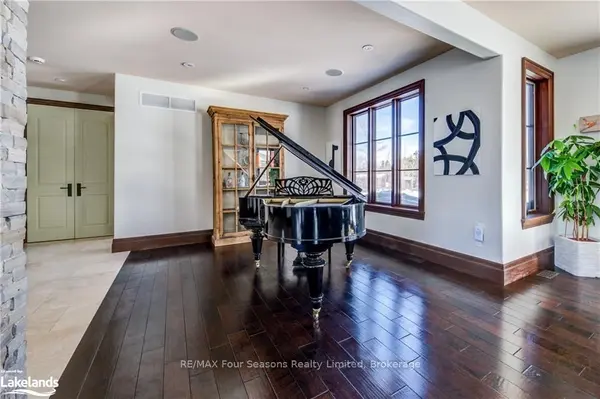 12 Windrose Valley BLVD, Clearview, ON L9Y 0K2