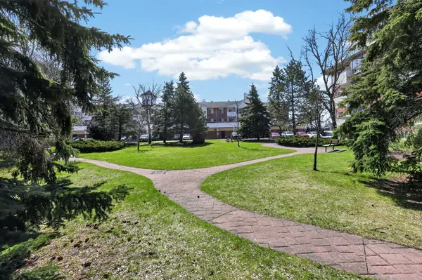 120 Bell Farm RD #304, Barrie, ON L4M 6J2