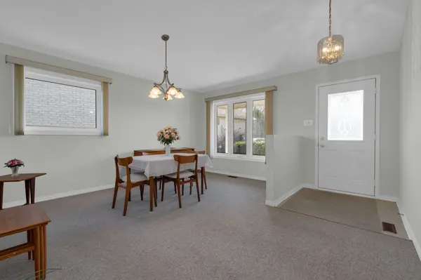 42 Webb ST, Barrie, ON L4N 6V2