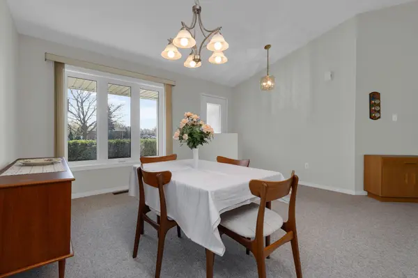 42 Webb ST, Barrie, ON L4N 6V2