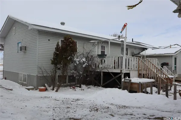 228 7th AVENUE E, Gravelbourg, SK S0H 1X0