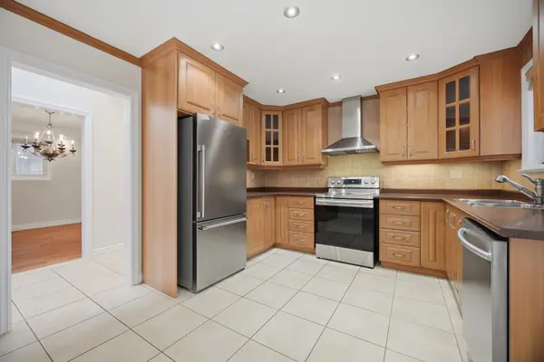 36 Windsor RD, Toronto W09, ON M9R 3G4