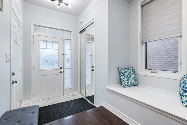 325 Trudeau DR E, Milton, ON L9T 8Y7