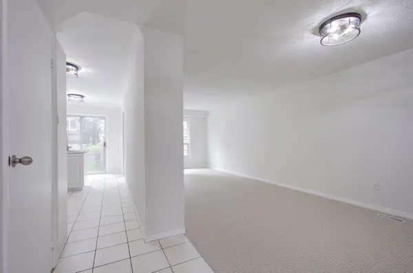 2355 Fifth Line W #63, Mississauga, ON L5K 2M8