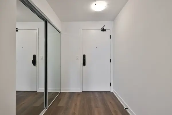 2075 Lakeshore RD #304, Burlington, ON L7R 1E2