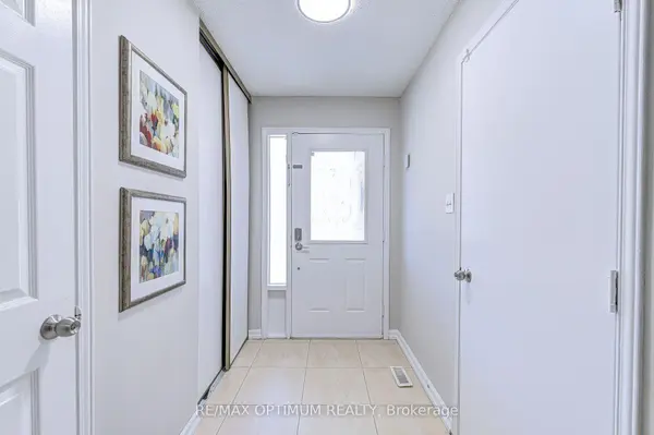 15 Rosebud AVE, Brampton, ON L6X 2W4