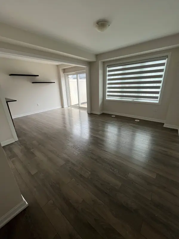 206 Ellen Davidson DR, Oakville, ON L6M 0V1