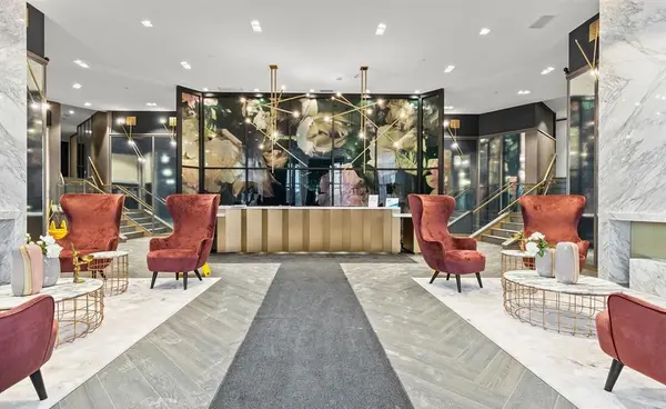 405 Dundas ST W #101, Oakville, ON L6M 5P4