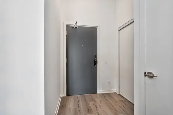 405 Dundas ST W #101, Oakville, ON L6M 5P4