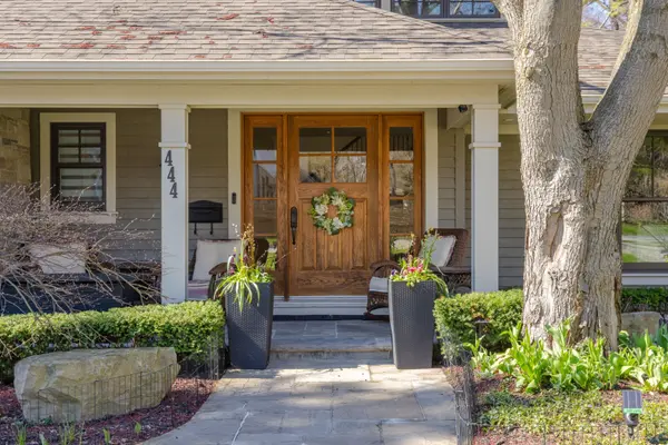 444 Drummond RD, Oakville, ON L6J 4L4