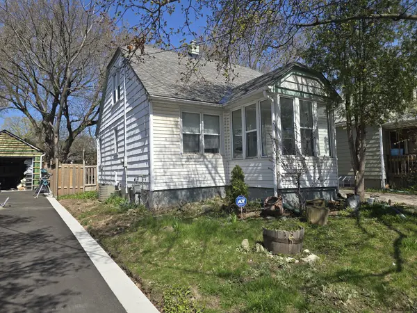 131 Stewart ST, Oakville, ON L6X 1X8