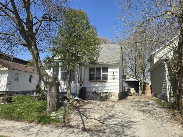 131 Stewart ST, Oakville, ON L6X 1X8