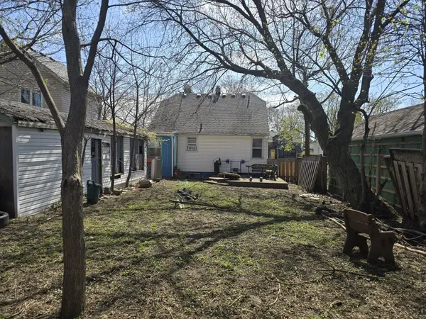 131 Stewart ST, Oakville, ON L6X 1X8