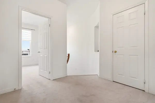 4400 MILLCROFT PARK DR #40, Burlington, ON L7M 5B5