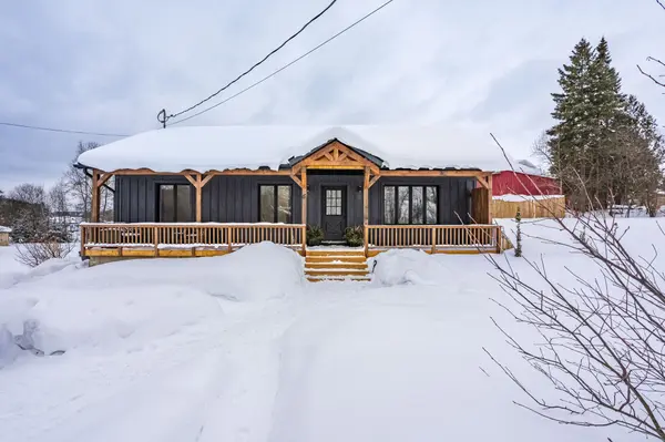 6 Kitchen RD S, Huntsville, ON P1H 1Y1