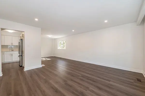 72 & 74 Delawana DR, Hamilton, ON L8E 1G4