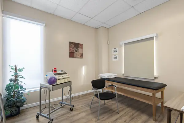 77 College ST W #6, Belleville, ON K8P 2G3