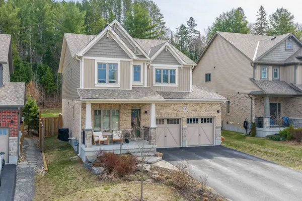 64 Selkirk DR, Huntsville, ON P1H 0C6