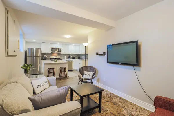 1861 Arizona AVE #B, Alta Vista And Area, ON K1H 6Z5