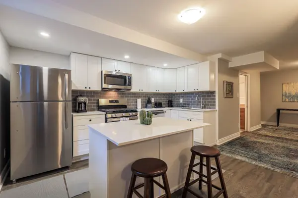 1861 Arizona AVE #B, Alta Vista And Area, ON K1H 6Z5