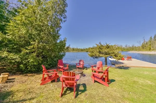 284 Kawartha Hideaway RD, Trent Lakes, ON K0L 1J0