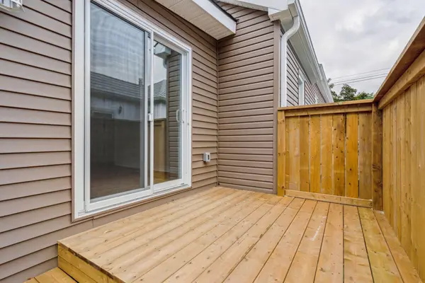 93 East 31st ST E #Upper, Hamilton, ON L9V 3N9