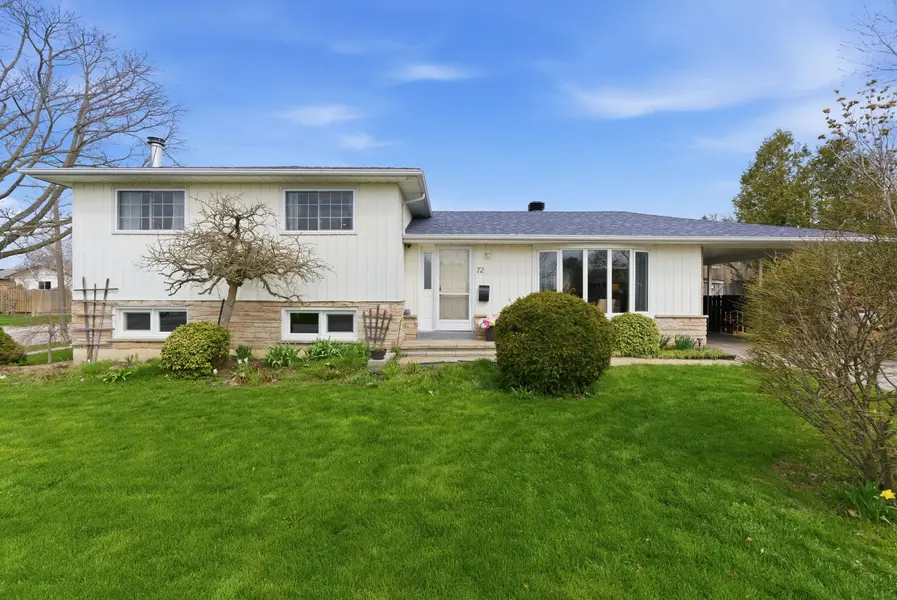 72 Clover Ridge DR E, Ajax, ON L1S 1G7