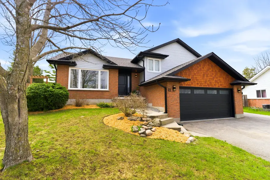 11 Lynn CRES, Brock, ON L0E 1E0