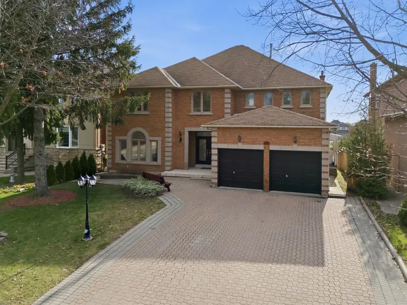 11 Horizon CT, Richmond Hill, ON L4B 3G1