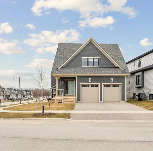 163 Courtland ST, Blue Mountains, ON L9Y 5L7