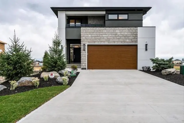 19 Raven RD, Winnipeg, MB R3X 0C2